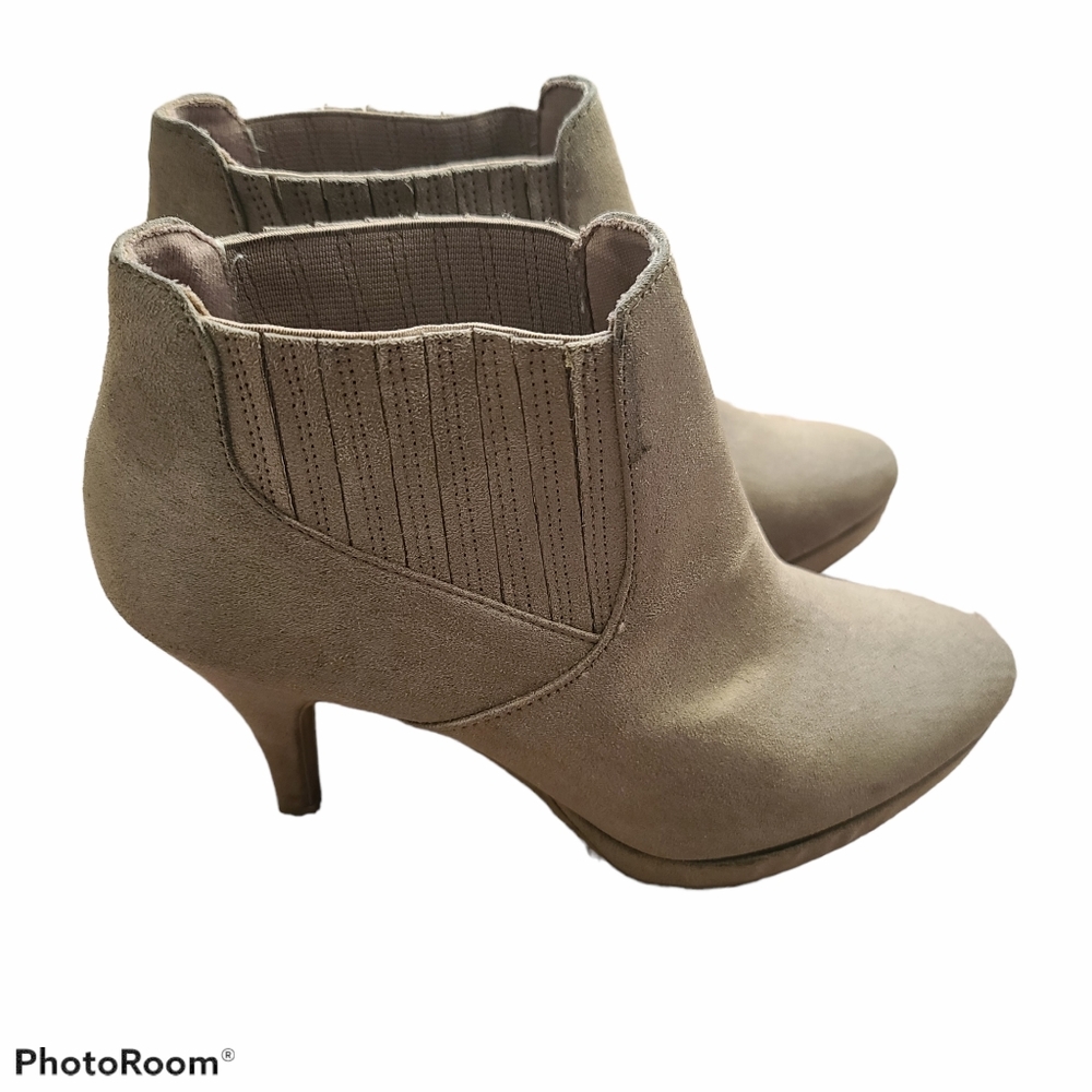 Dexflex comfort taupe booties stretch ankle,sueded fabric upper size 8